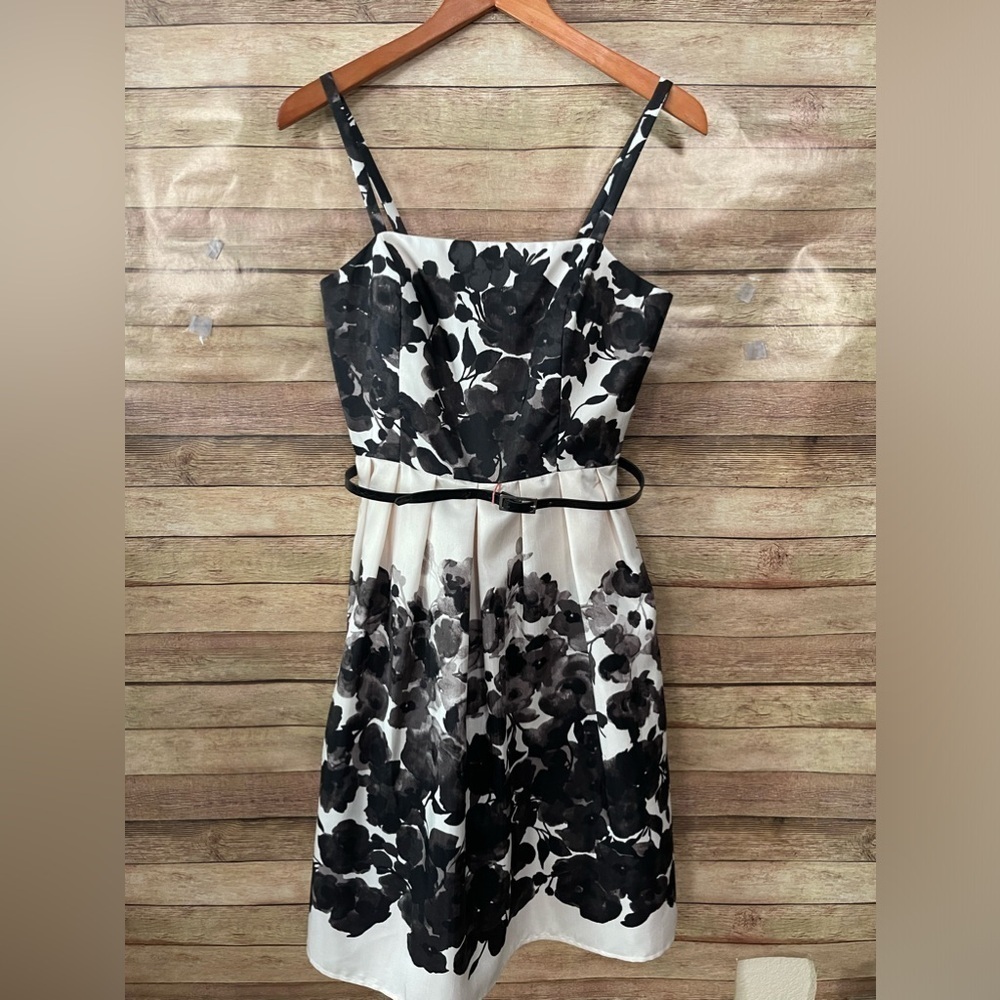 Jessica Howard Women’s Floral Black Cream Dress Size: 6